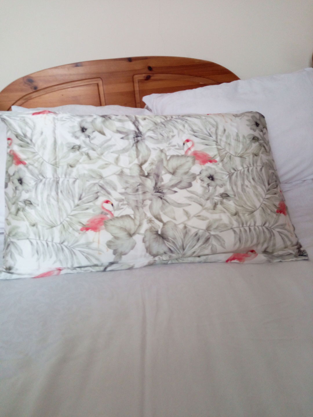 Customer photo review of Flamingos Pure Silk Pillowcase