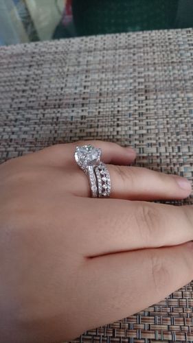 Customer photo review of Luxury 3 Carat Solid 925 Sterling Silver Ring