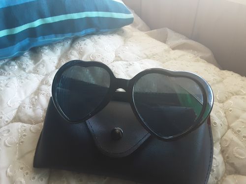 Customer photo review of Vespani Heart Refraction Glasses