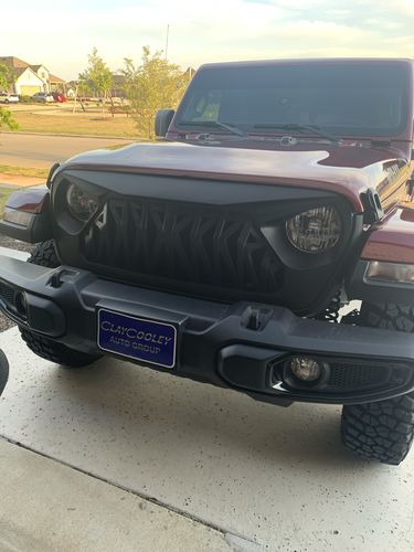 Customer photo review of Shark Grille - Matte Black for 18-21 Jeep Wrangler JL & Gladiator JT