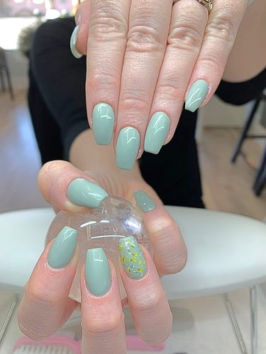 Customer photo review of Bee's Knees 6 Color Gel Polish Set
