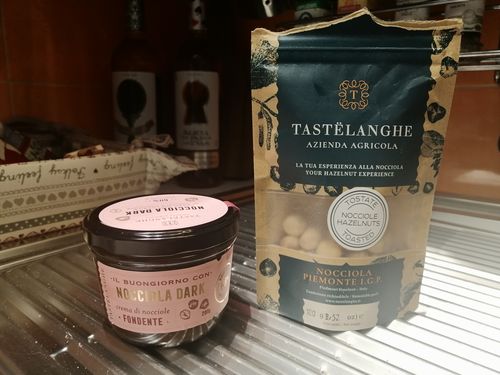 Customer photo review of Torta di Nocciole Tastëlanghe + Crema di Nocciole + Confezione Nocciola "Tostata"