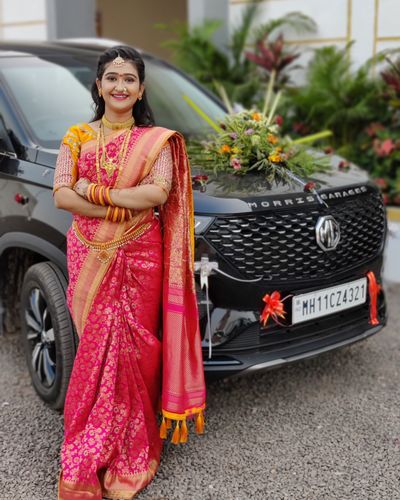 Customer photo review of Hot Pink Jaal Woven Designer Banarasi Saree With Embroidered Silk Blouse