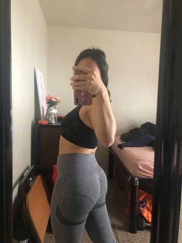 Customer photo review of Aphrodite Seamless Compression Leggings