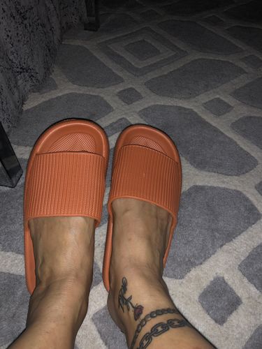 Customer photo review of Women Non-slip Cushion Ultra-soft Slippers