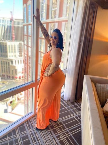 Customer photo review of Solid Cami & Pants Set