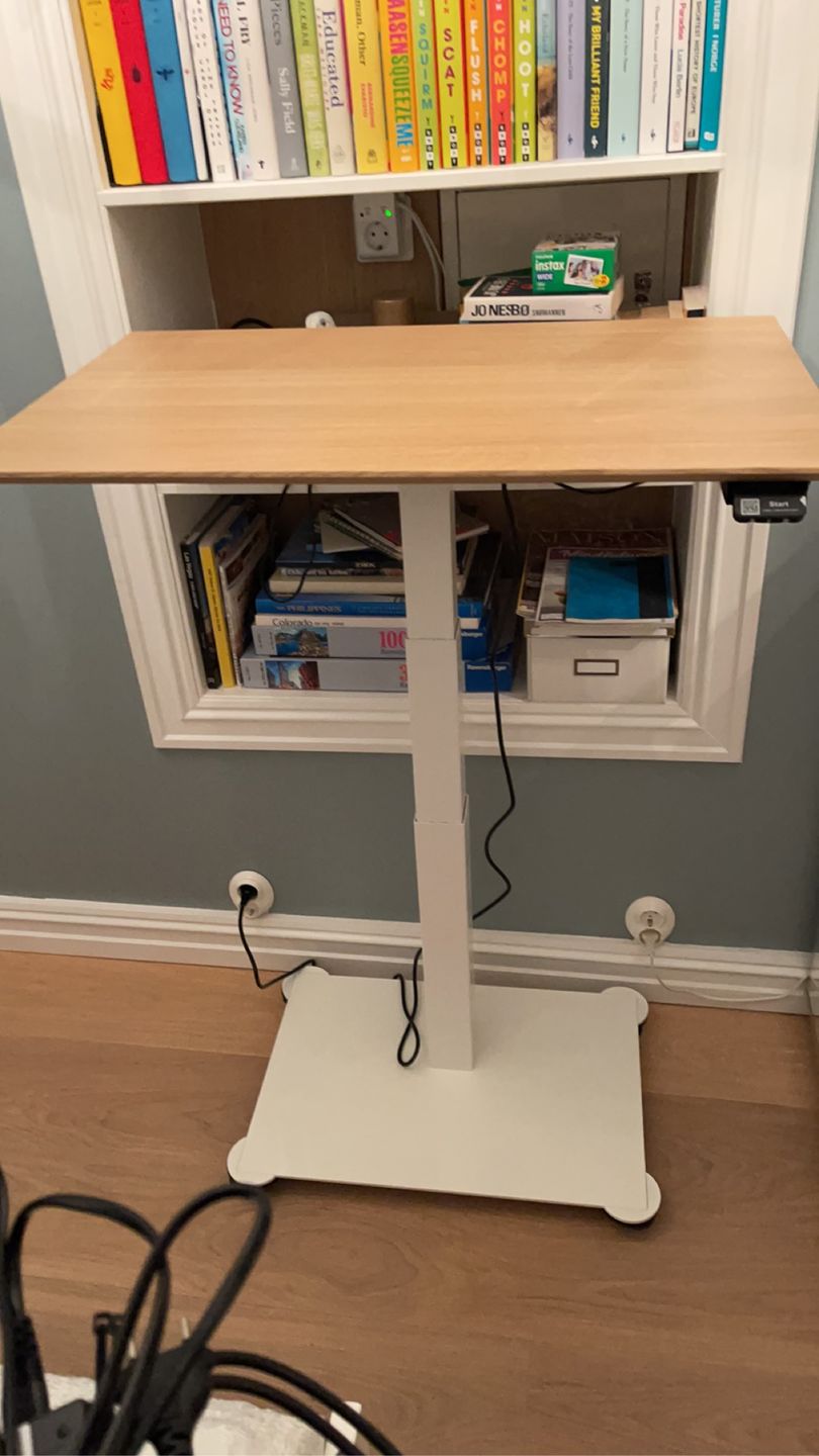 Customer photo review of Electric Desk with battery ELECTRO SMART L 78x50 | SELKA