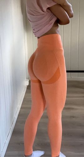 Customer photo review of Aphrodite Seamless Compression Leggings