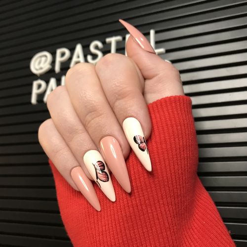 Customer photo review of Pack of 500 Pieces Long Stiletto Nail Tips