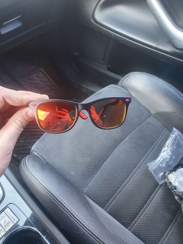 Customer photo review of Vintage Design Polarized Sunglasses