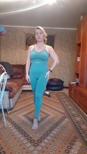 Customer photo review of Entice Seamless Leggings & Bra Set