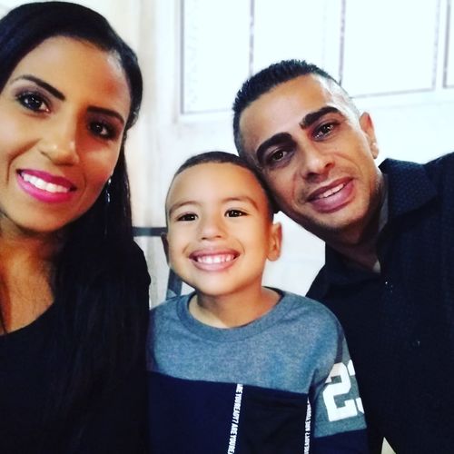 Customer photo review of RETRATO EM ARQUIVO DIGITAL FAMILIA AMARELA