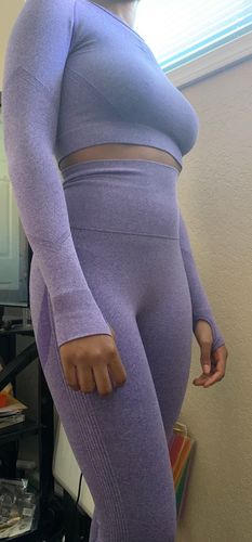 Customer photo review of Excite Seamless Leggings & Longsleeve Set