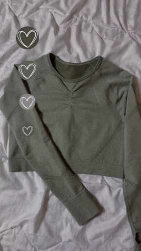 Customer photo review of Excite Seamless Leggings & Longsleeve Set