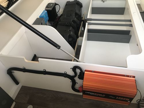 Customer photo review of Inverter 1000 Watt 12v Pure Sine Wave with remote control ITECH1000W