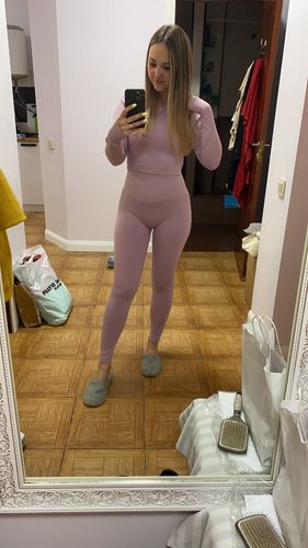 Customer photo review of Excite Seamless Leggings & Longsleeve Set