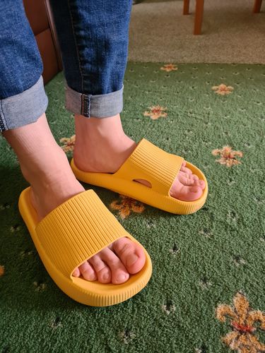 Customer photo review of Women Non-slip Cushion Ultra-soft Slippers