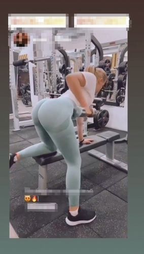 Customer photo review of Excite Seamless Leggings & Longsleeve Set