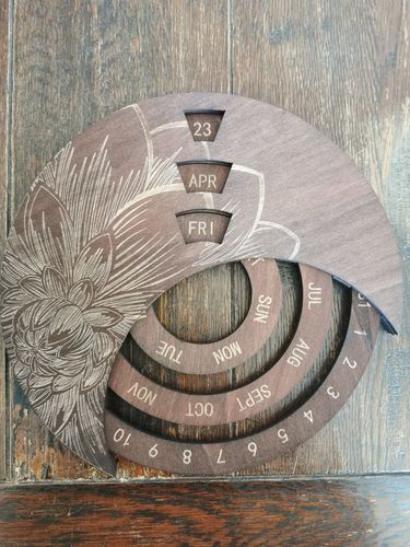 Customer photo review of Evighedskalender i træ