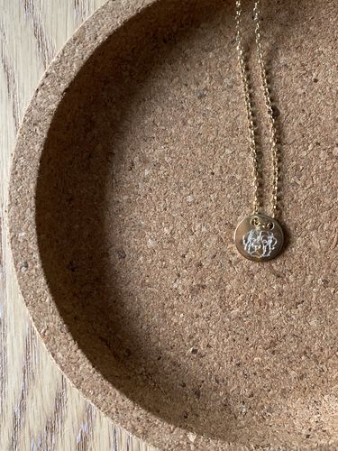 Customer photo review of Gold Dipped Lineart Love Halskette