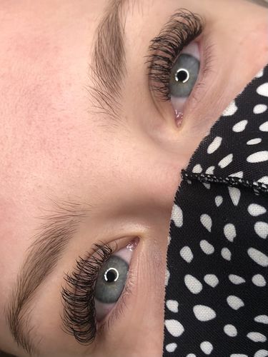 Customer photo review of 0.15 Flat Split Tip Cashmere Eyelash Extensions (16 lines)