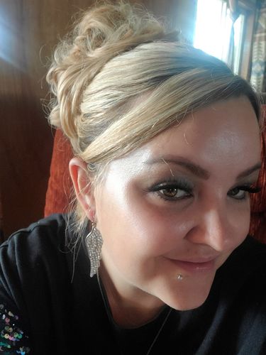 Customer photo review of JuvaBun Messy Bun