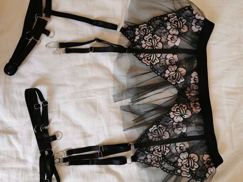 Customer photo review of Blossom Strapsgürtel