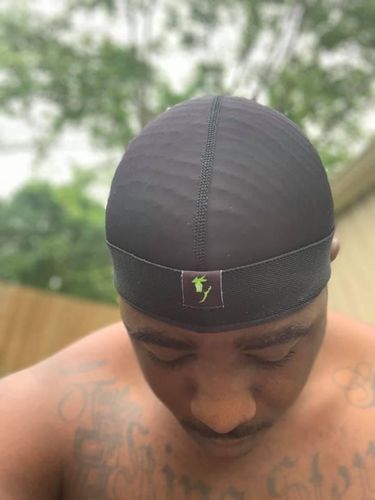 Customer photo review of BLACK ICE CAP SILKYYY AND STRETCHY COMFORTABLE..WAVE CAP.