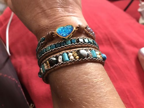 Customer photo review of BRACELET DE GUÉRISON EN AMÉTHYSTE INTENSE