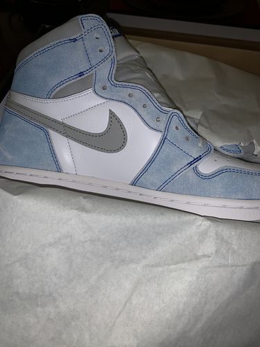 Customer photo review of Air Jordan 1 Retro High OG 'Hyper Royal