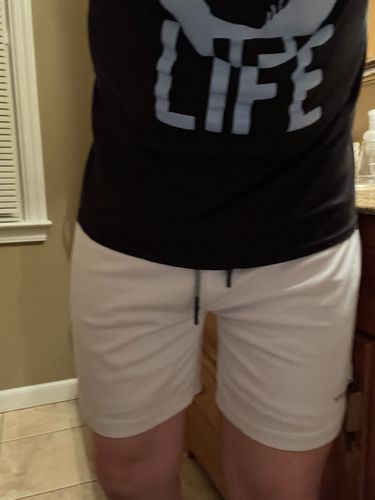 Customer photo review of 7" Pocket Hybrid Shorts
