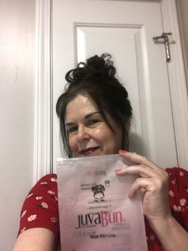 Customer photo review of JuvaBun Messy Bun