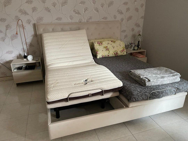 Customer photo review of Oxford Adjustable Bed IV