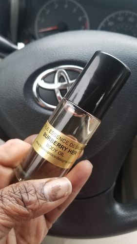 Customer photo review of Burberry Her Type Body Oil - Women