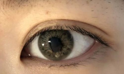 Customer photo review of DNA Taylor Brown Hazel Prescription Coloured Contact Lenses