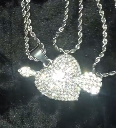 Customer photo review of Pendente Cupid Heart - Silver