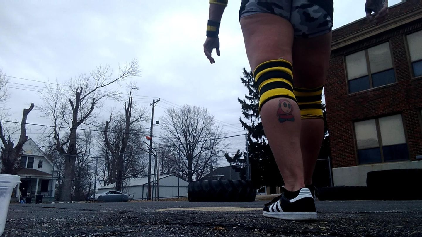 Customer photo review of Strength Shop Thor Knee Sleeves - Double Ply