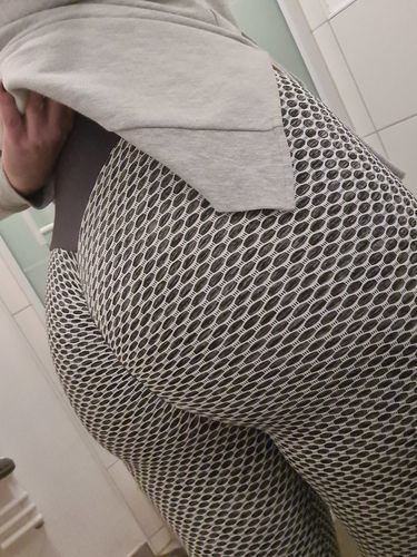 Customer photo review of BoomBooty Spider™ Anti-Cellulite Push-Up Leggings.