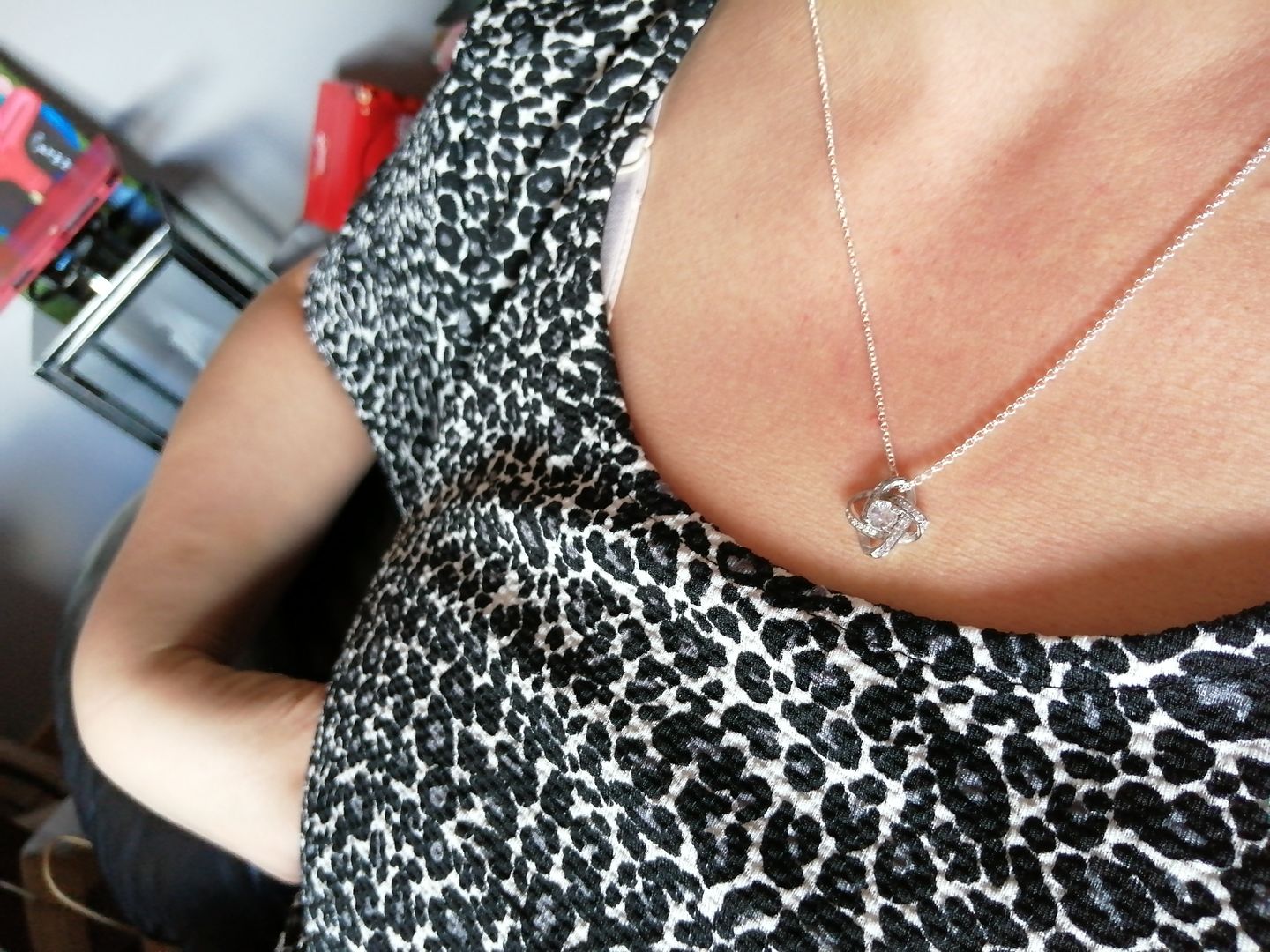 Customer photo review of "To my Soulmate" - Silver Love knot necklace