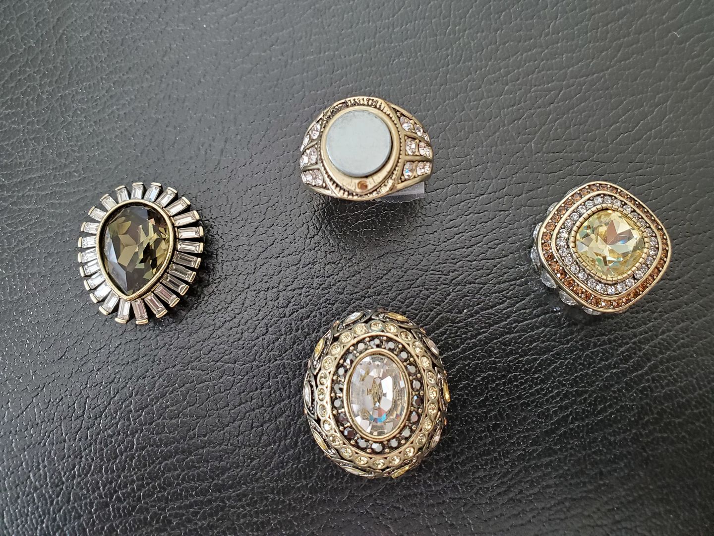 Customer photo review of Heidi Daus® "Enchante" Crystal Magnetic Interchangeable Ring
