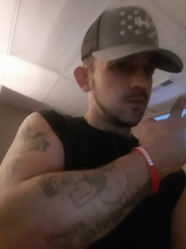 Customer photo review of Logo Star Union Trucker Hat