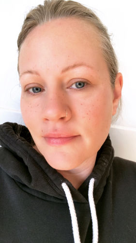 Customer photo review of Gradual Face Tan