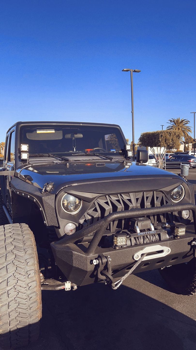 Customer photo review of Shark Grille - Matte Black for 07-18 Wrangler JK