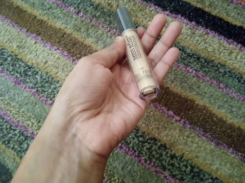 Customer photo review of MISS ROSE Full Coverage Concealer
