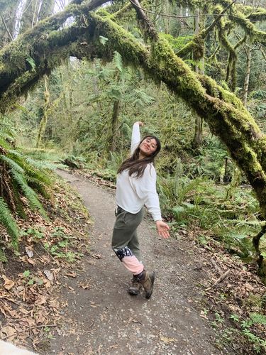 Customer photo review of Vendimia Jogger - Laurel / Melon / Onyx