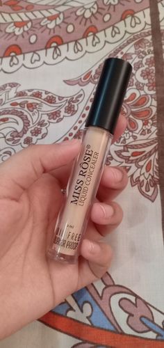 Customer photo review of MISS ROSE Full Coverage Concealer