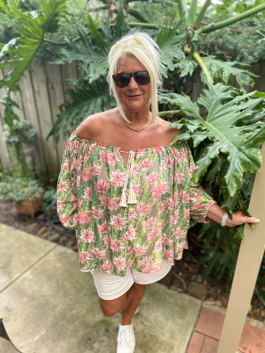 Customer photo review of Ouvea Blouse Wildflower