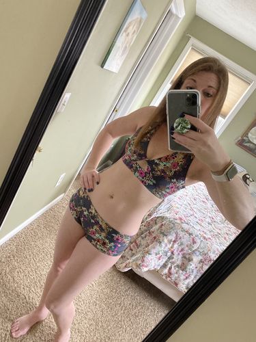 Meghan A. review of Gunmetal Garden Twist Sports Bra image 1 out of 1