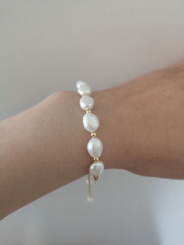 Customer photo review of Large Baroque Pearl Freshwater Pearl Bracelet