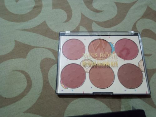 Customer photo review of 6 Color Miss Rose Blush Palette